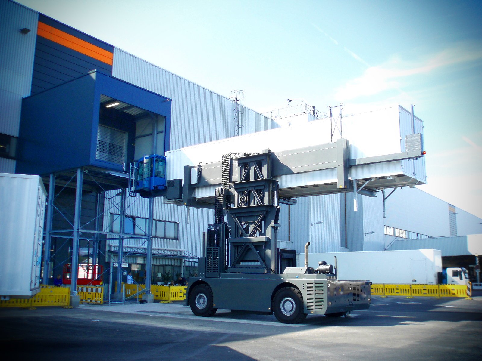 Heavy-lift cargo lashing securing and field execution